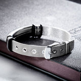 Luffy series of simple cool bracelet, made of titanium steel, wear for a long time is not easy to deformation, classic style and beautiful trend bracelet.