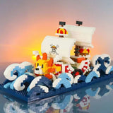 The exquisite thousand sunny wooden boat used to decorate the table top.